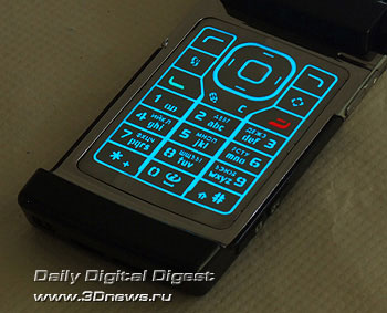 Nokia N76. Снимок клавиатуры в темноте