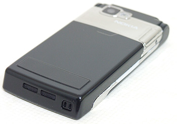 Nokia N76. Вид снизу